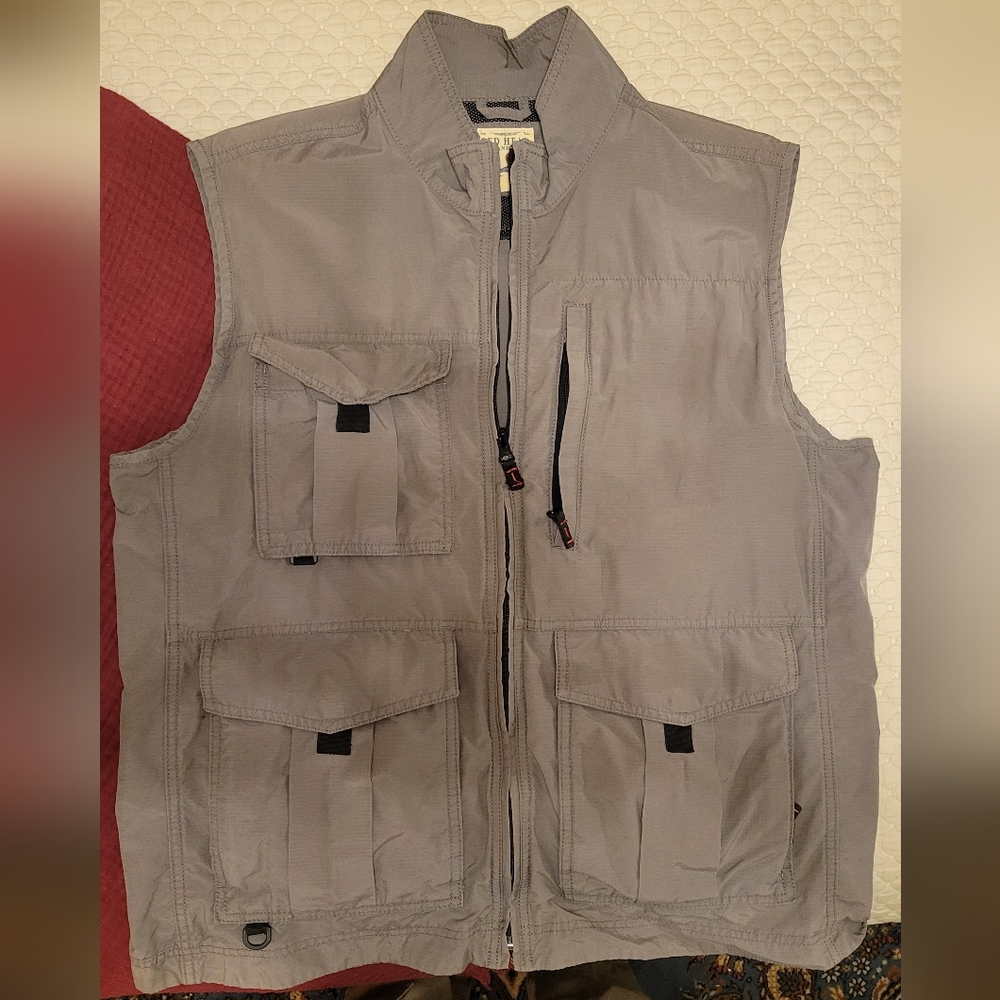 Red Head Utility Hunting Fishing Vest. Men's Large. Bass Pro Shops